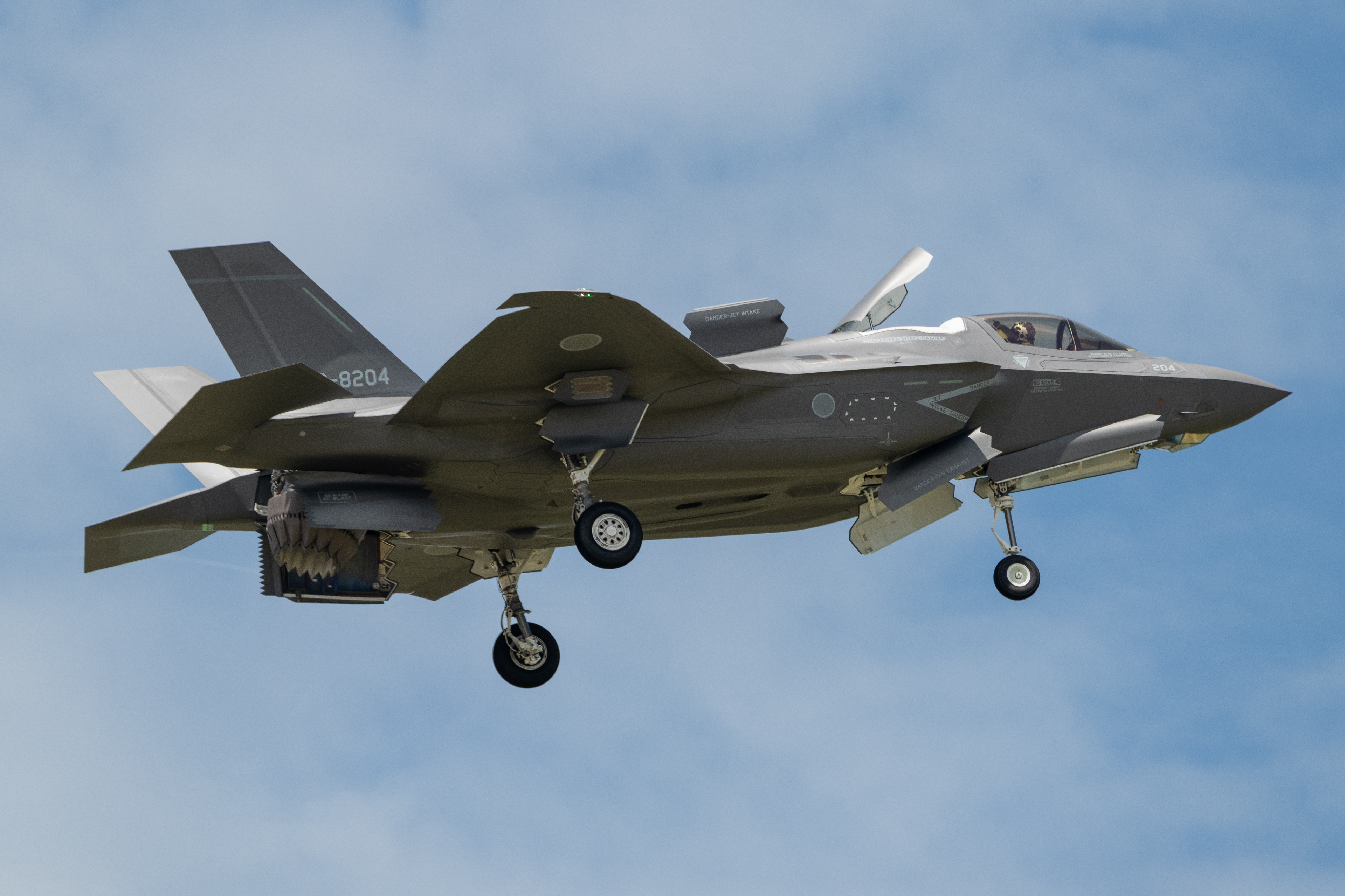 悬停状态下的自卫队旗下F-35B每天认识一件兵器 烽火问鼎计划 ​​​