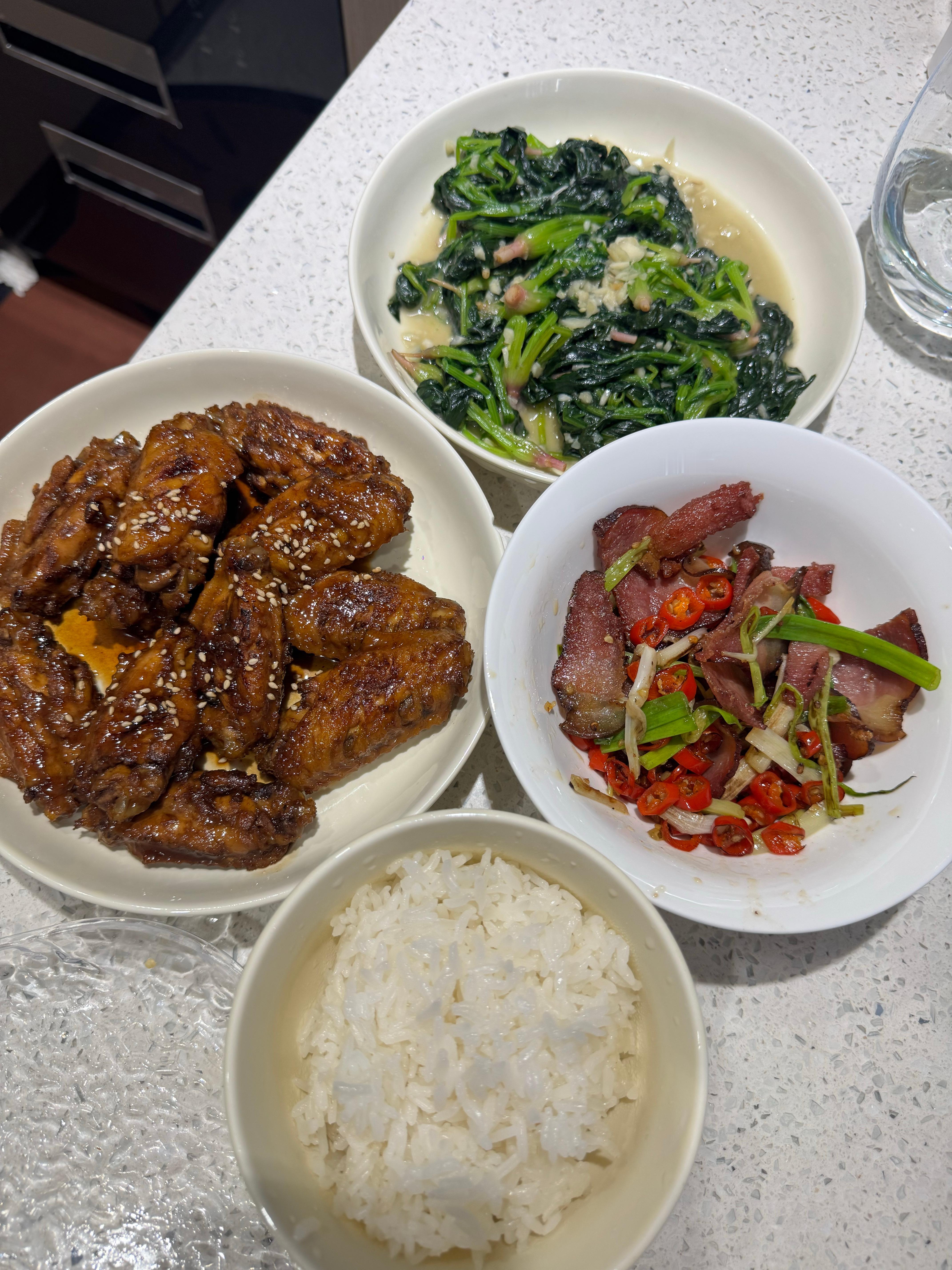 香懵逼了 