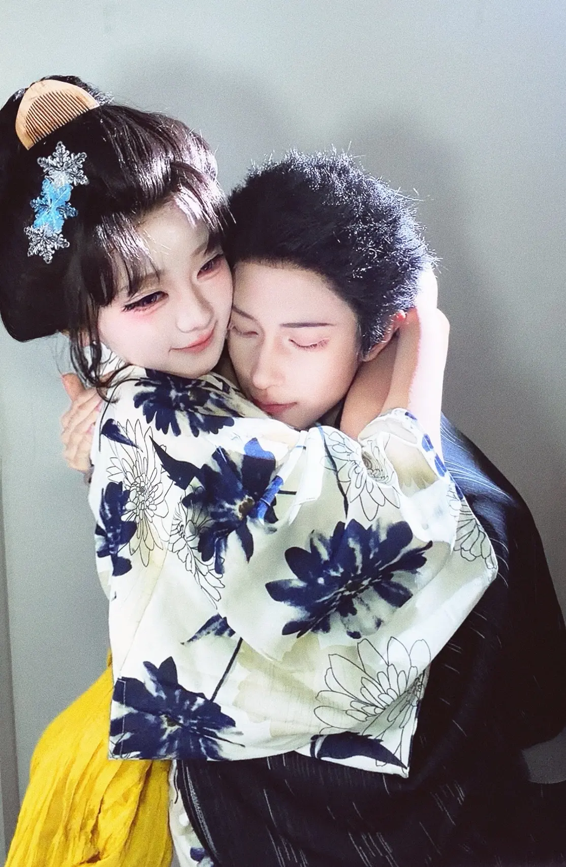 亲爱滴要抱紧 用尽全身的力气。狛治