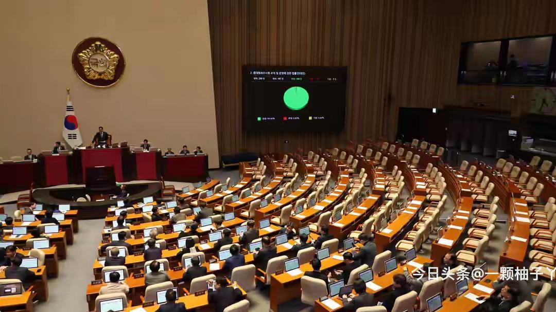 韩国国会近期以175票全票通过，决定对尹锡悦执政时期的七大弊案开展国政调查，消息