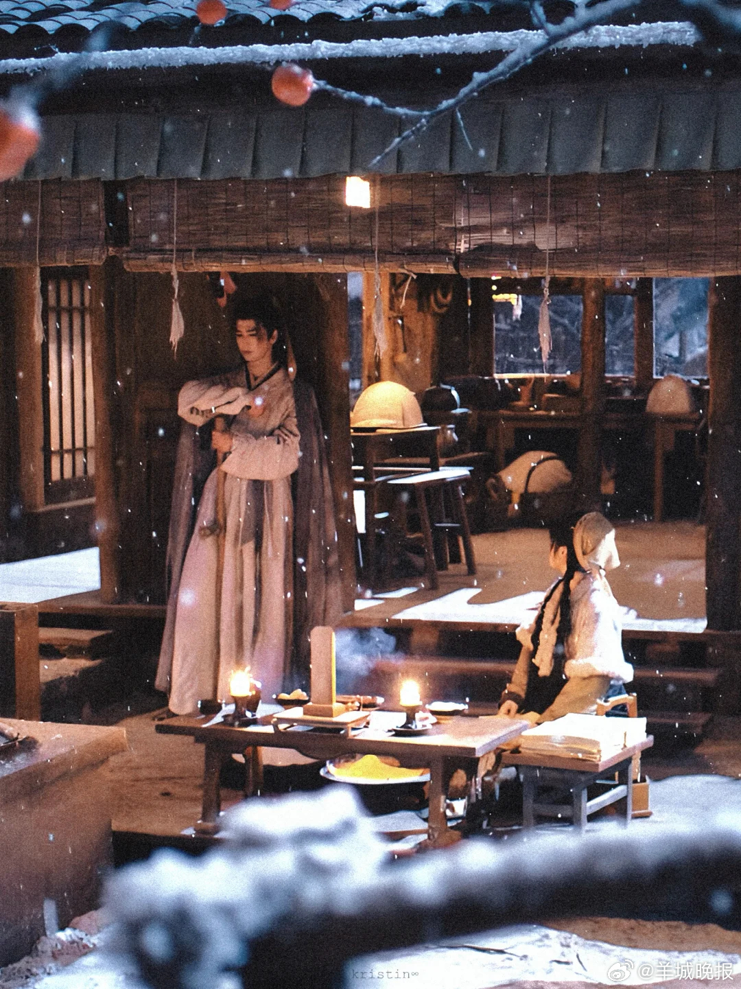 【哪部剧的剧照让你一秒入戏？】有些剧照，不需要多余的画面，只靠一个眼神、一束光影