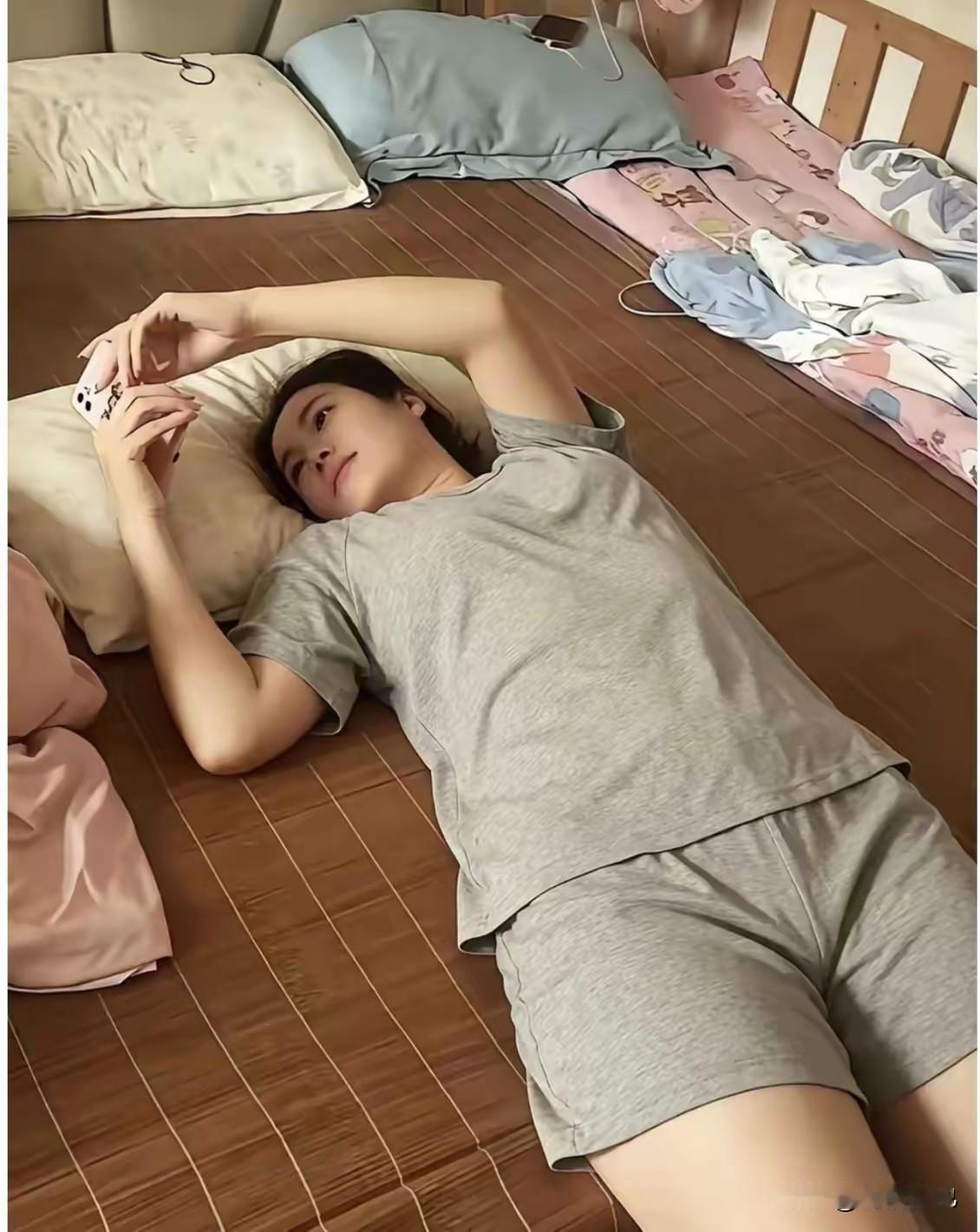 不要在困境里丧失希望，艰难只是短暂的，熬过这段时光，温暖与生机终将到来！低谷里总