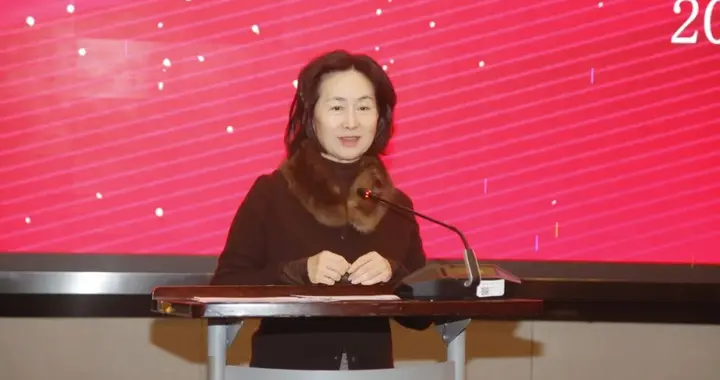 何超琼，有新身份