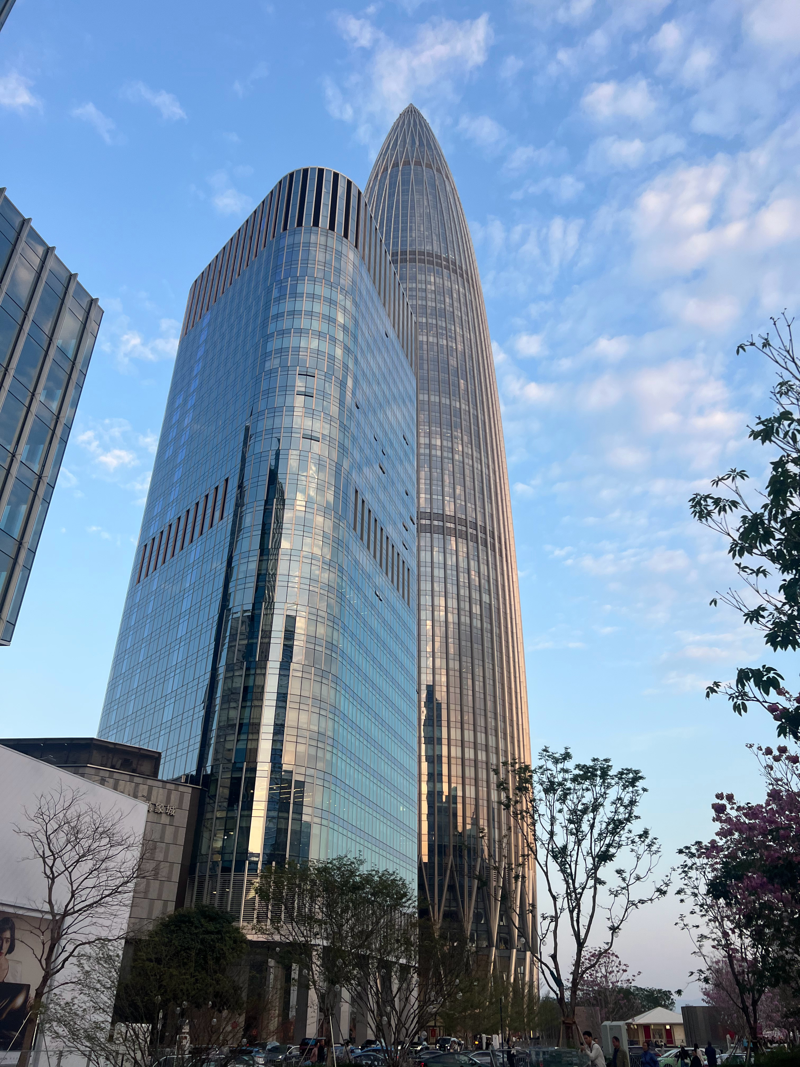 生活，其实和天气一样，有晴，有阴，有风，偶尔还下点雨，自然规律，生活不简单，尽量