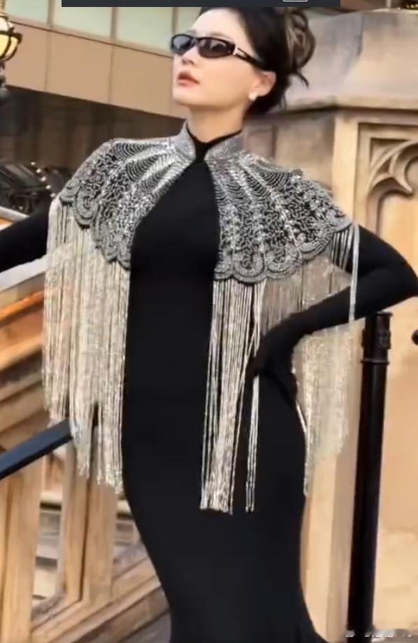 网传开推4常驻女嘉宾只剩下金靖了 热巴不参加是好事，就希望她多多进组拍好看的电视