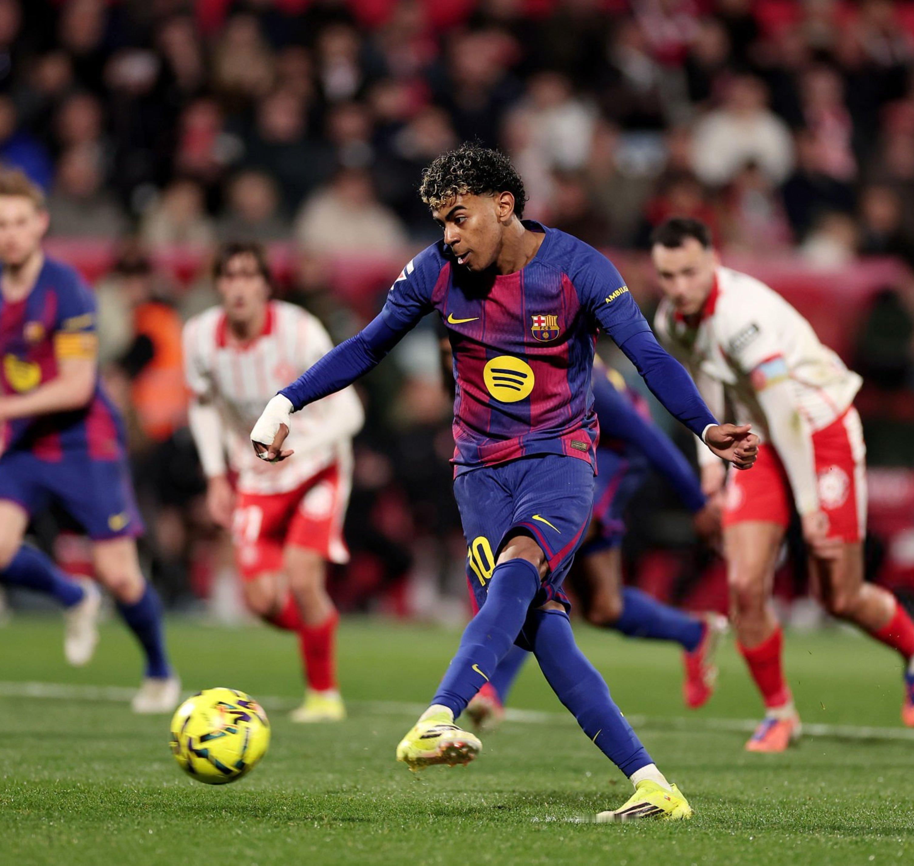 加泰电台：巴塞罗那没有规定点球手的具体罚球顺序。 莱万多夫斯基、拉菲尼亚和亚马尔