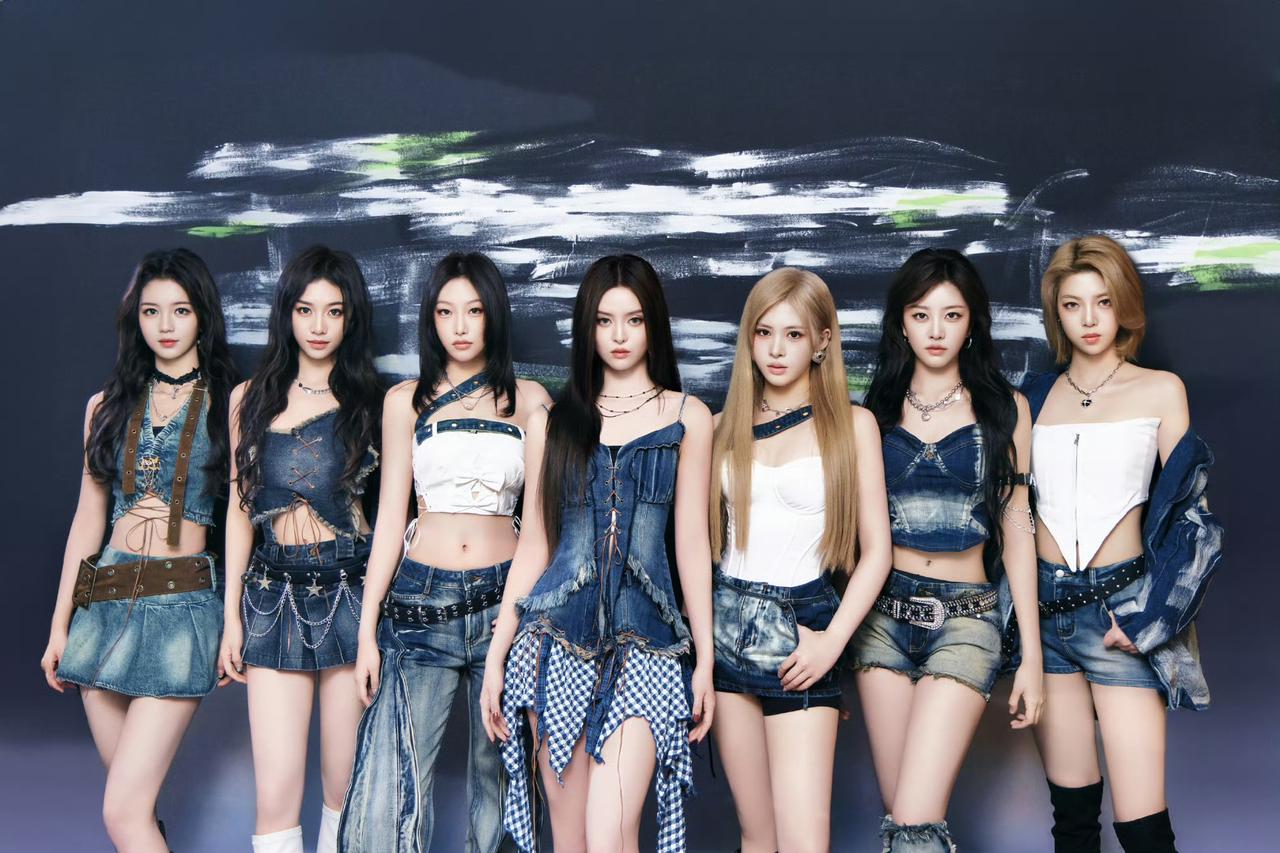 时尚少女风，牛仔穿搭指南，青春活力满满！💙💚💛