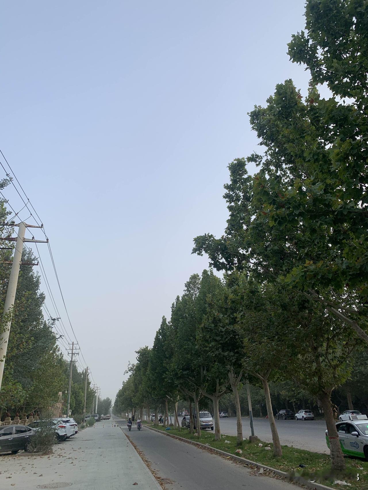 夜跑打卡，今天妥妥的6公里，每天晚上保持优良的锻炼习惯，夜跑，跑出健康，跑出人生