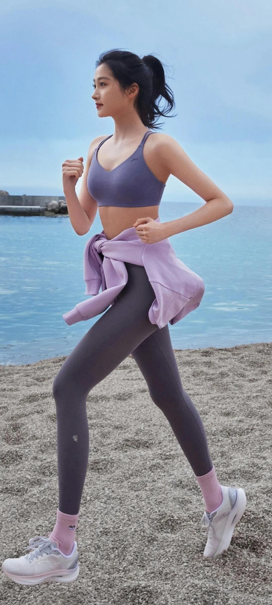 喜欢关晓彤吗？关晓彤身材 你心里最漂亮女明星是谁