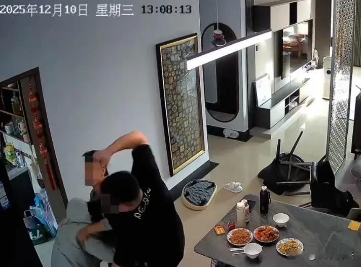 河北张家口，女子生完娃55天，感觉空气净化器吹着冷，让丈夫挪一下，丈夫勃然大怒对