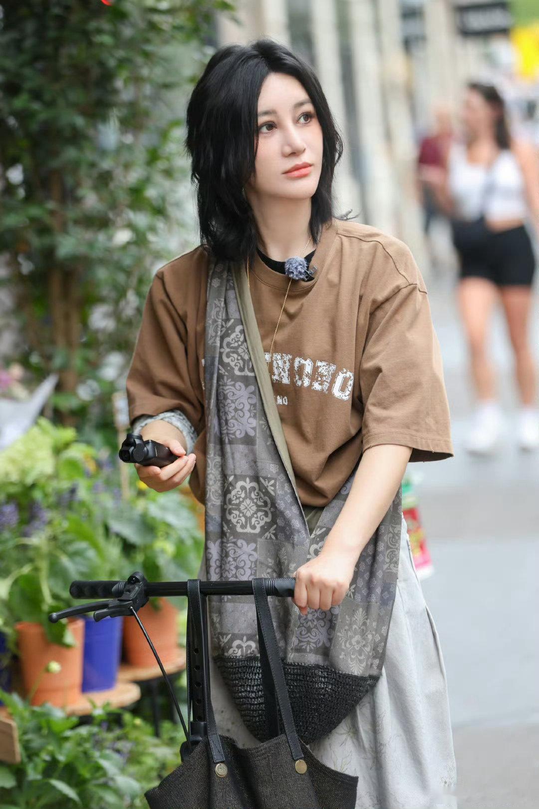 尚雯婕[超话]尚雯婕直播大漏勺巴黎合伙人名场面巴黎合伙人 漏完料还一脸“我说了吗