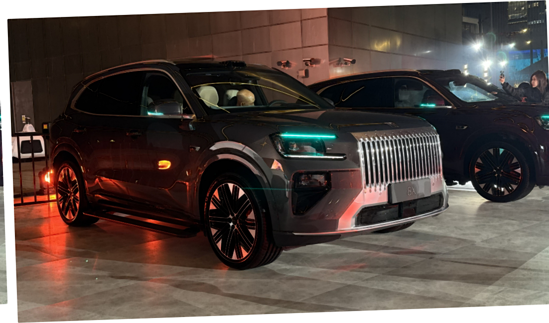 37.68万买一台SUV，零百2.96秒，1400匹马力。极氪8X曜影版的数据太