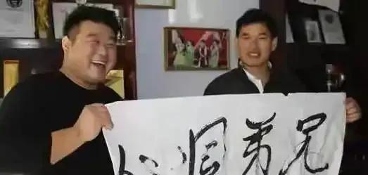 二年文化超水平发挥，这题字太漂亮了，书法大家[捂脸][捂脸][捂脸]