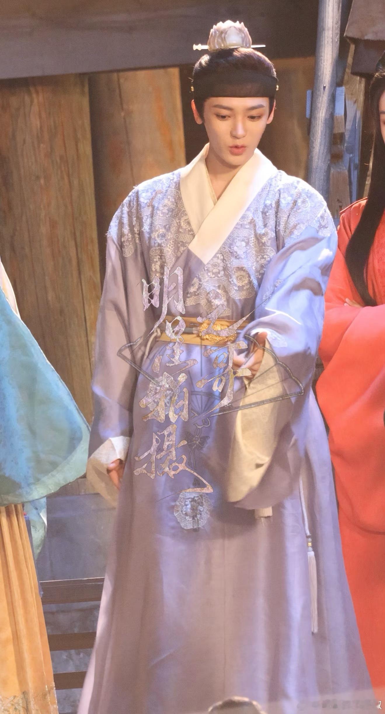 《碧血蝉》侯明昊路透，谁懂他好柔啊 