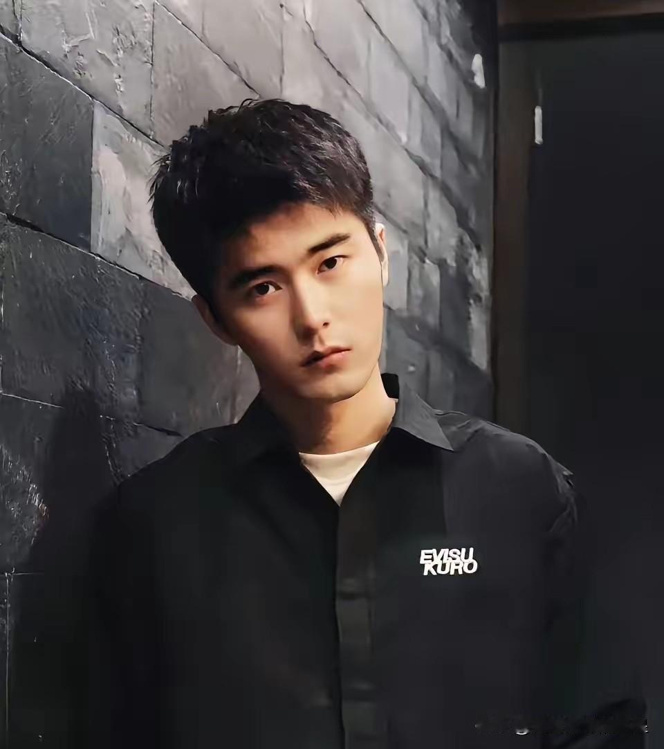 不陪酒竟然会被打？娱乐圈新人刘奕畅这回摊上大事了！

95后演员刘奕畅因为对方不