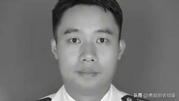 全城落泪！庐江最高礼仪送别38岁海军烈士方明，哪有岁月静好，只是有人以身赴险
 