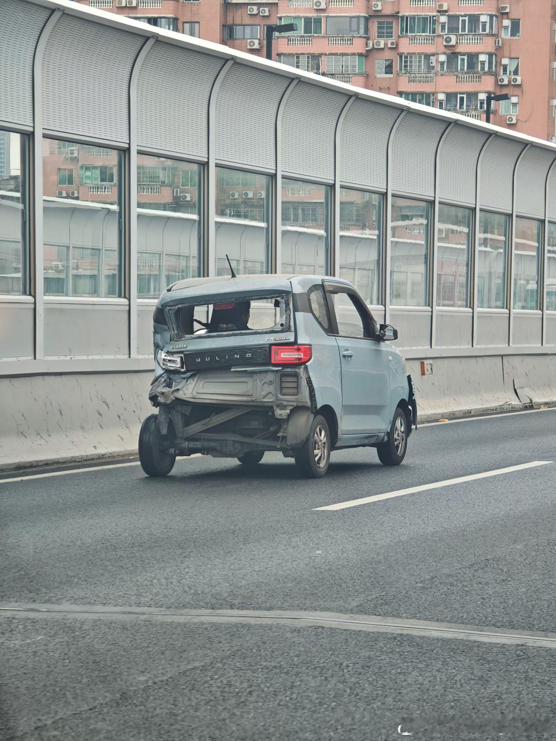 五菱这质量牛啊[流鼻血][流鼻血]：我还能跑！大v聊车 ​​​