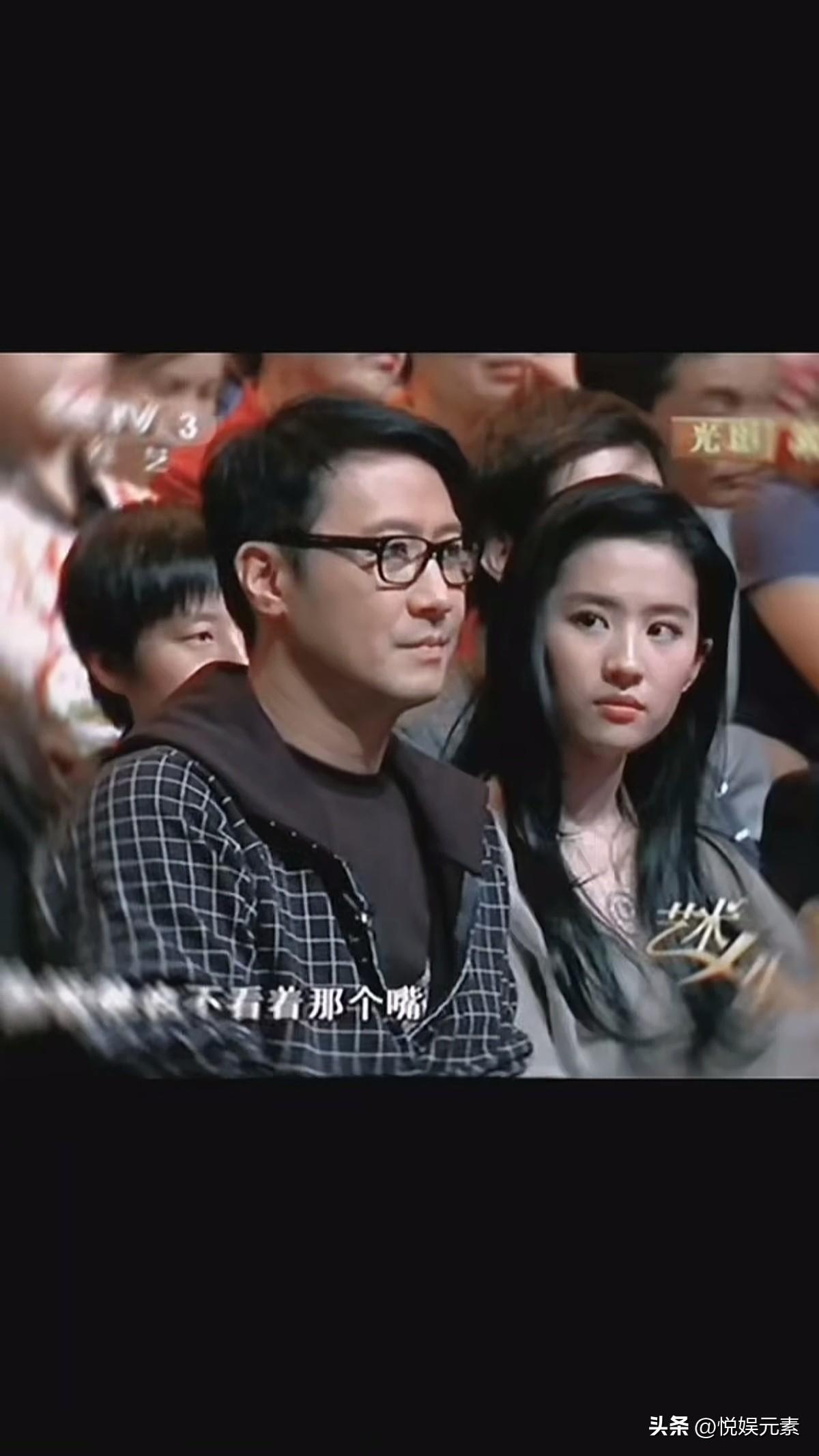 黎明的儒雅和帅气给人吸引力很大。
女神们看他的眼神都是拉丝的。
就连刘亦菲都要忍