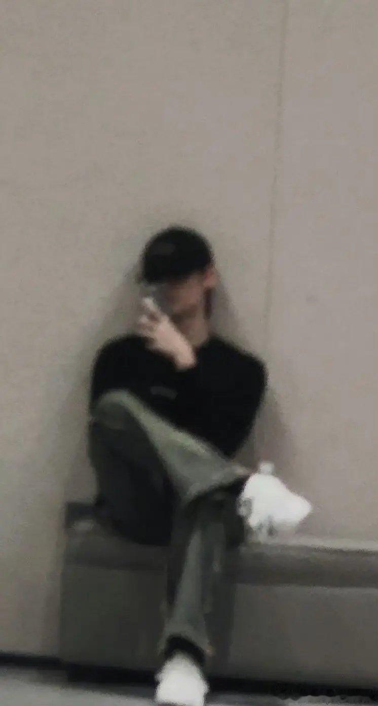 余宇涵不是退团了吗 怎么还能回公司？ ​​​