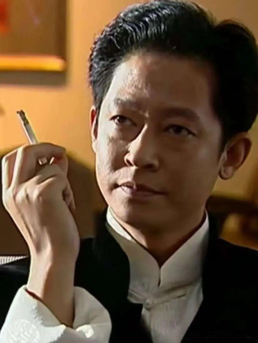 王志文曾言：“男人这辈子最值得骄傲的，不是睡过多少女人，而是能有一个女人，让他睡