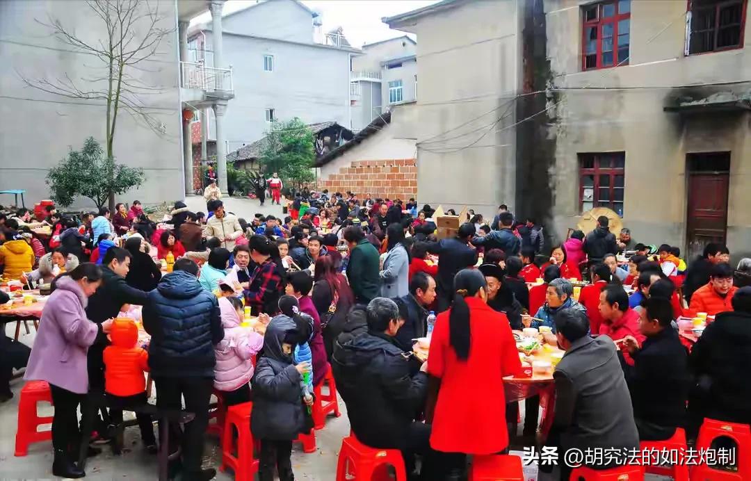 吃相难看！河北，一男子去表弟家喝喜酒，随了200块钱的份子钱，却一个人在席上喝掉