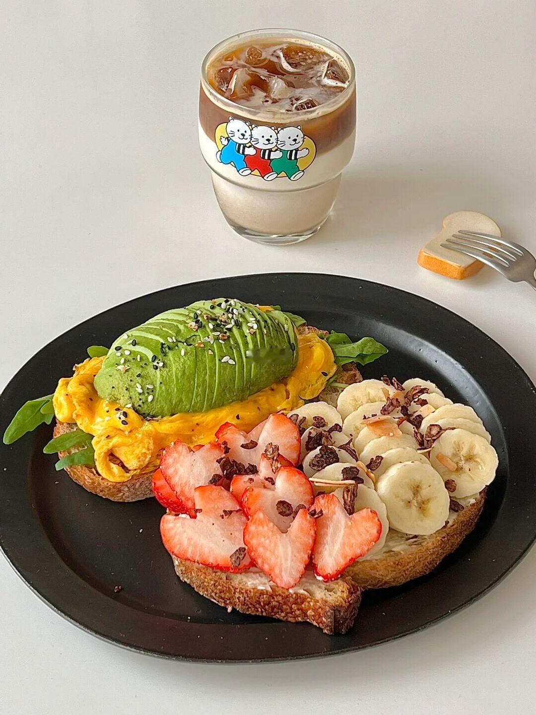 Brunch｜双拼欧包开放式三明治🍴冰拿铁☕️