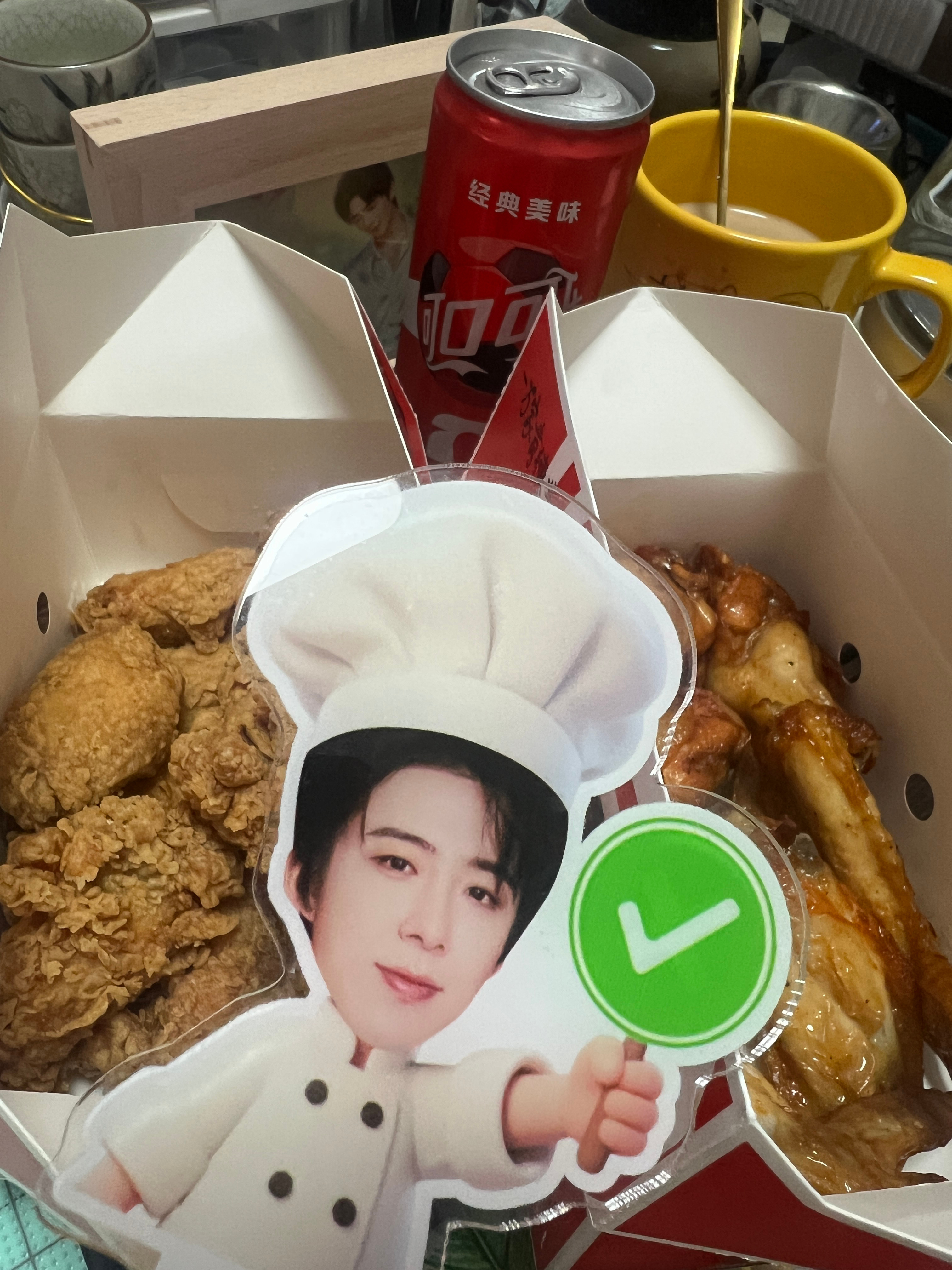 摩登兄弟刘宇宁肯德基品牌代言人 既然开了大神卡，怎么可以不安排肯德基呢！又是吃吃