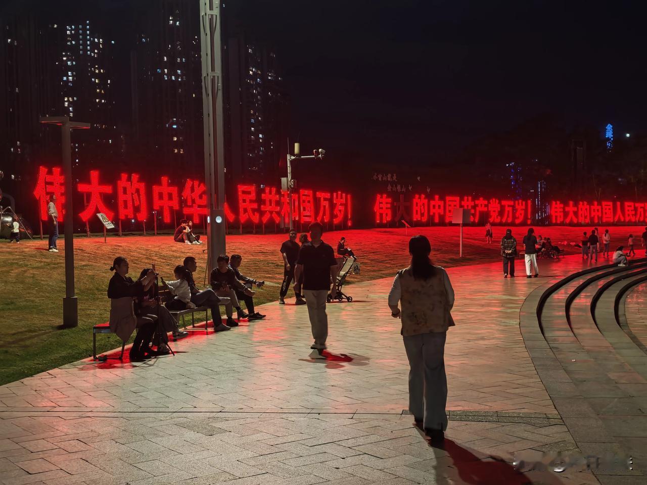 上联:宋江落下及时雨[赞]
下联:继海漂浮菩萨云[作揖]
上联：宋江＝及时雨，仗