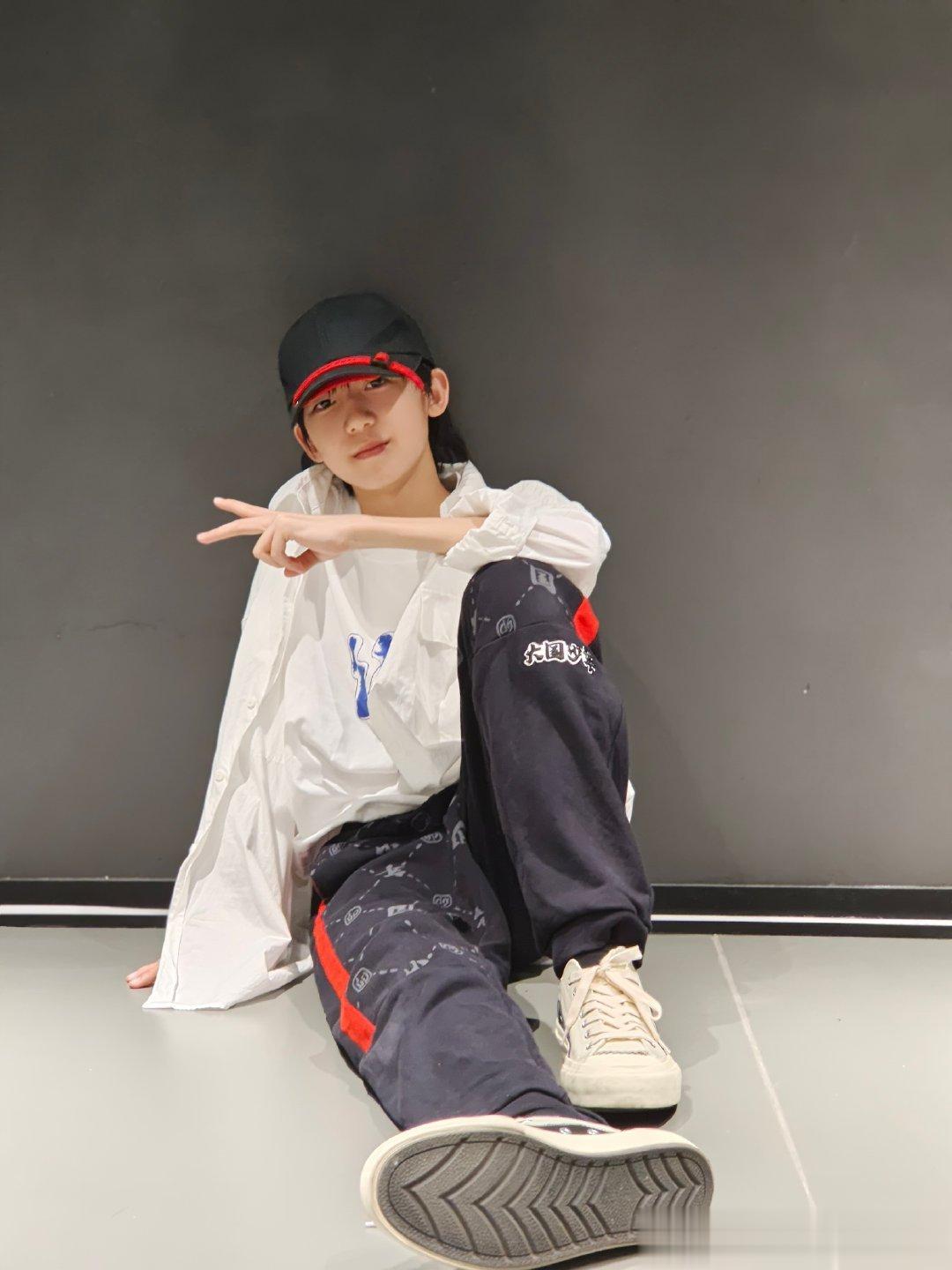 #杨博文YBW[超话]#ybw#杨博文 玉树临风不负初#ybw#杨博文 控制流核