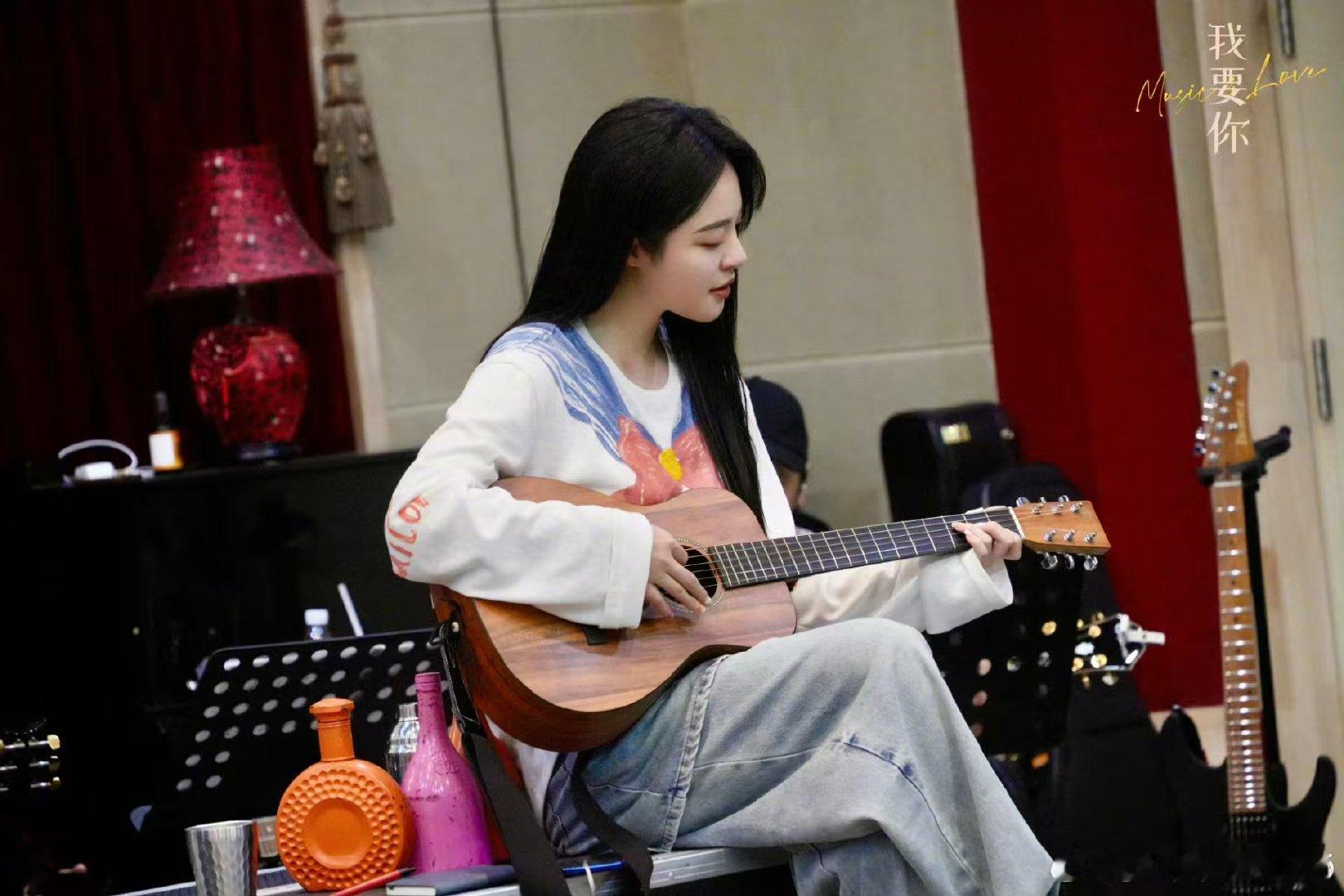 李莎旻子第九次歌手合伙人歌手直播歌手2026坚守热爱一路相随，李莎旻子第九次踏上