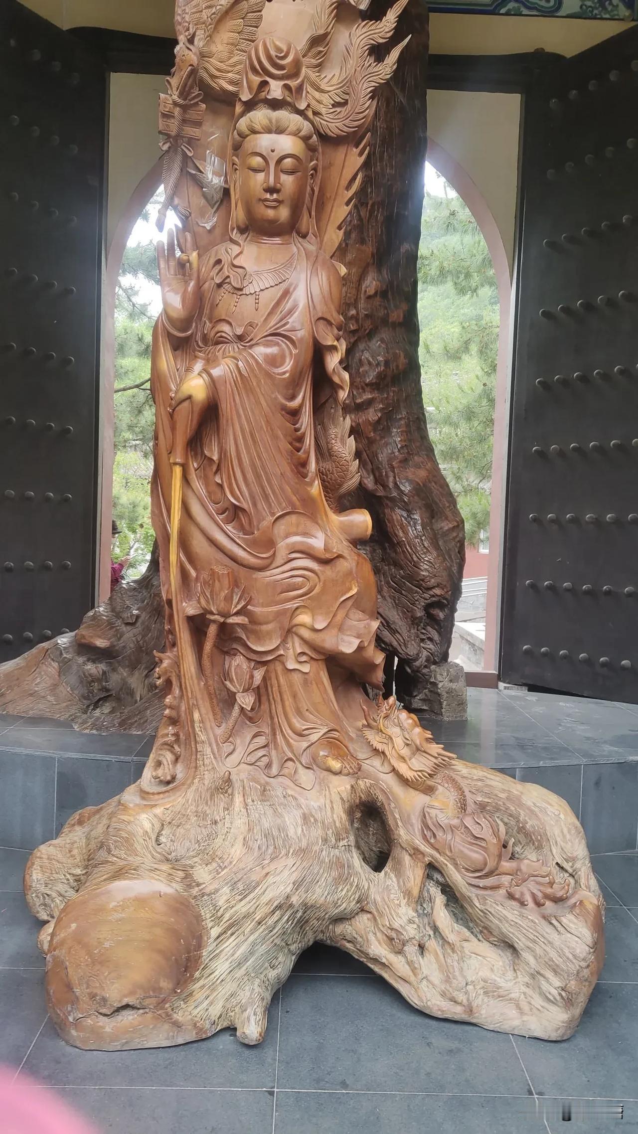 贪
贪财贪色贪名贪利贪爱，人人贪事事贪，贪得心惊胆战贪得如履薄冰我们又贪到了什么