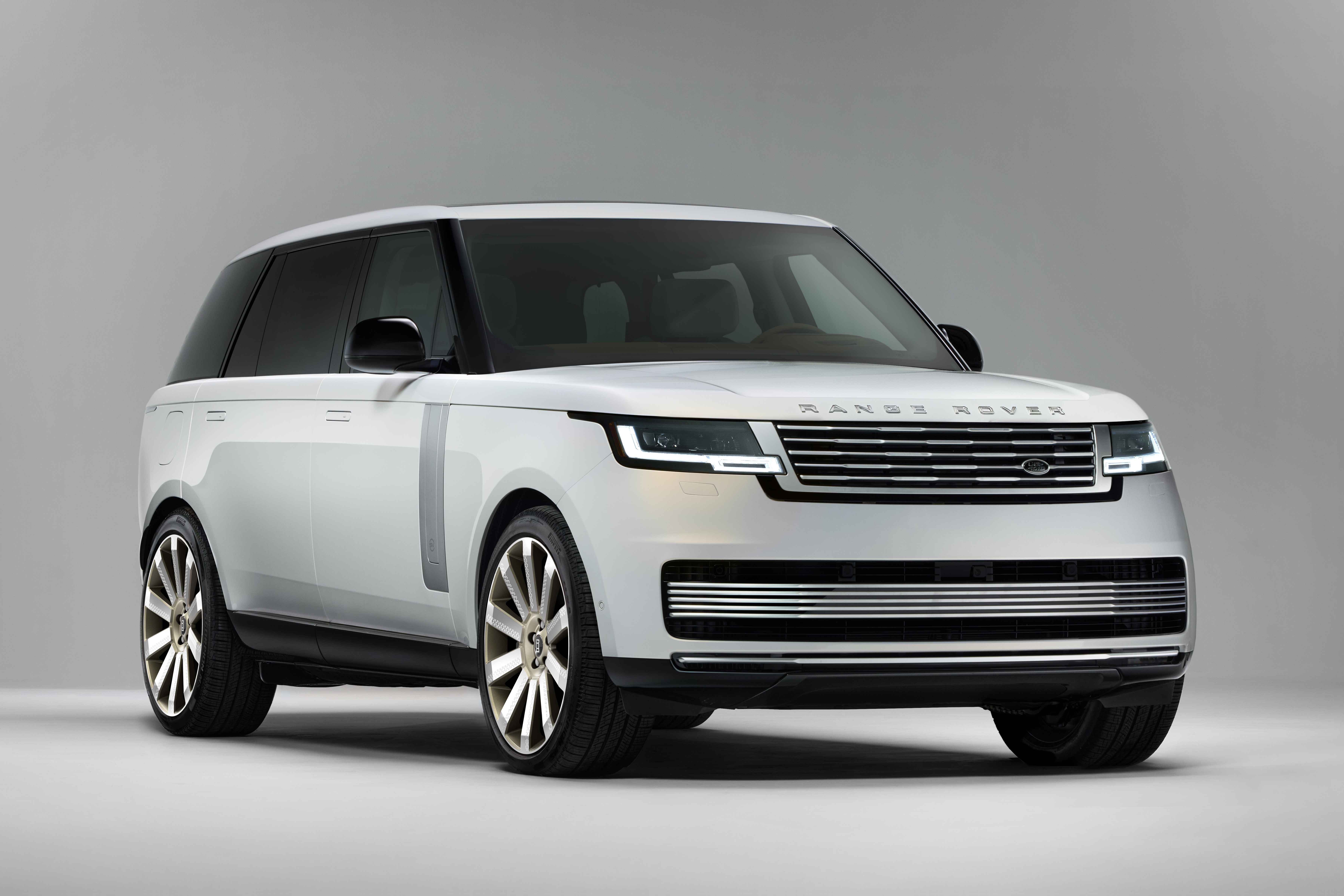 Range Rover SV Pearl Luster 