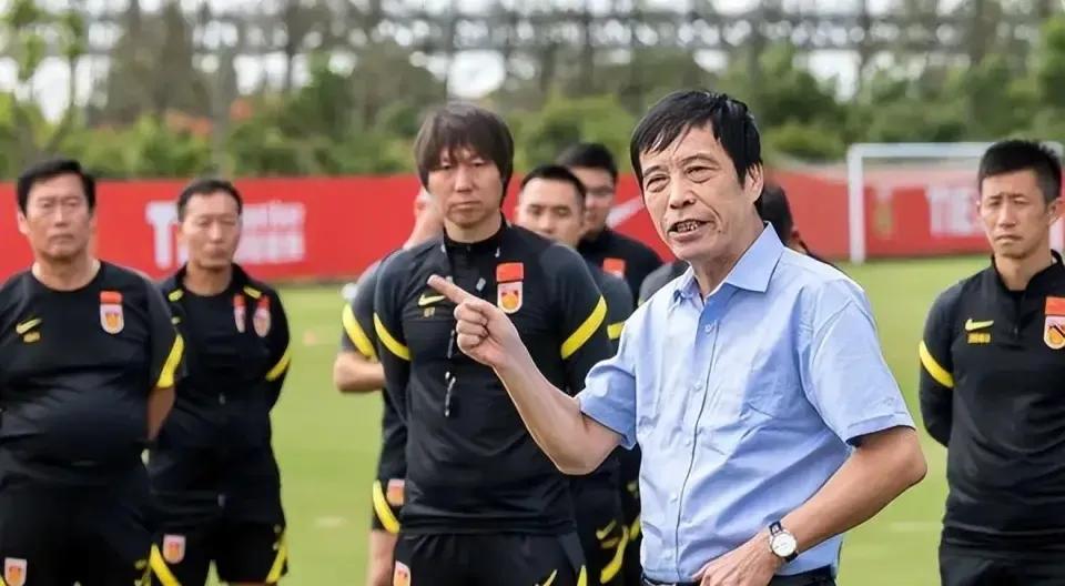 当了3年的足协主席，陈戌源贪腐金额可能超过30亿元，真是骇人听闻，放眼全球历史有