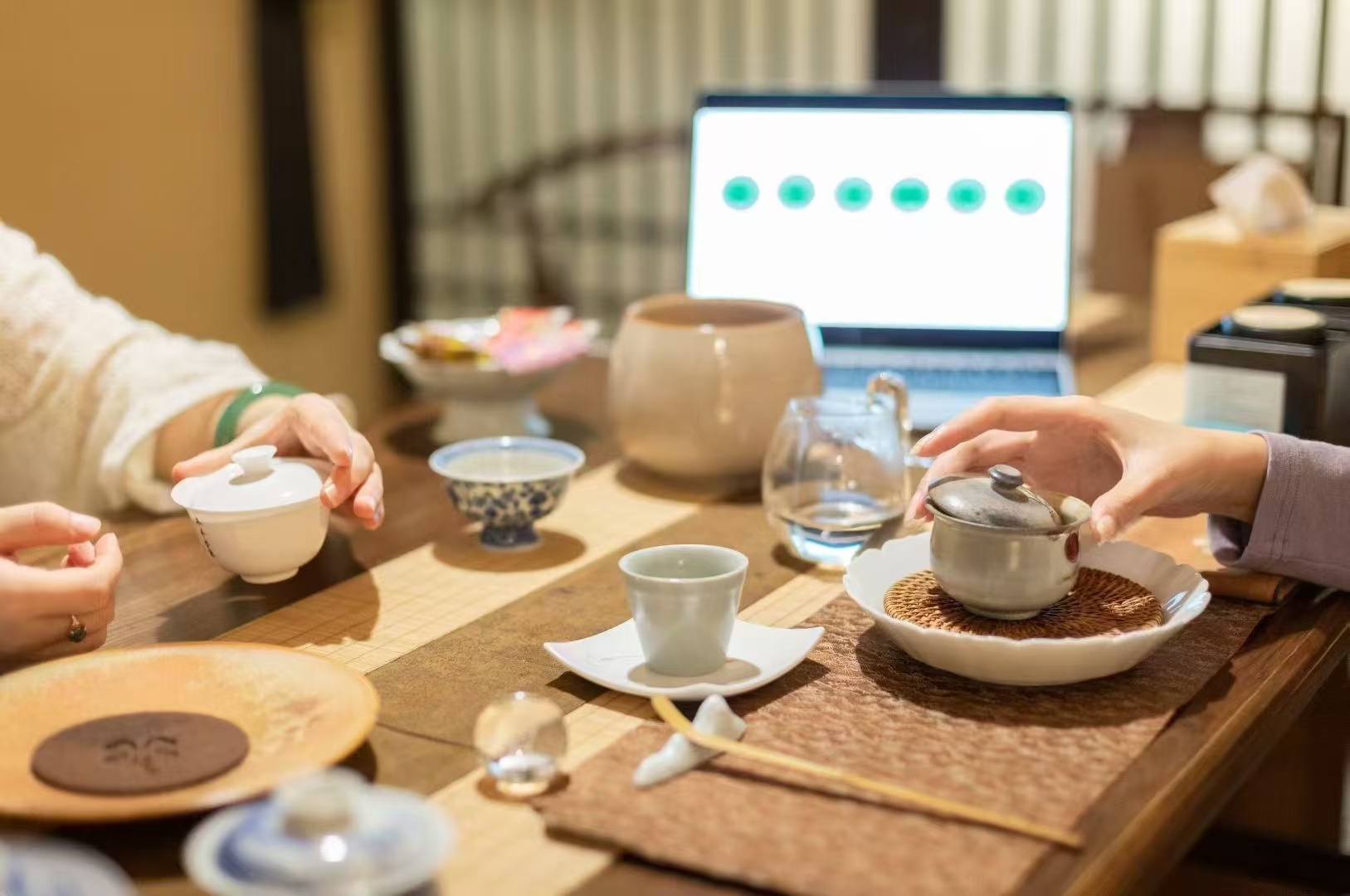 茶道[超话]  待人如泡茶，多点耐心，多点温柔💕 ​​​