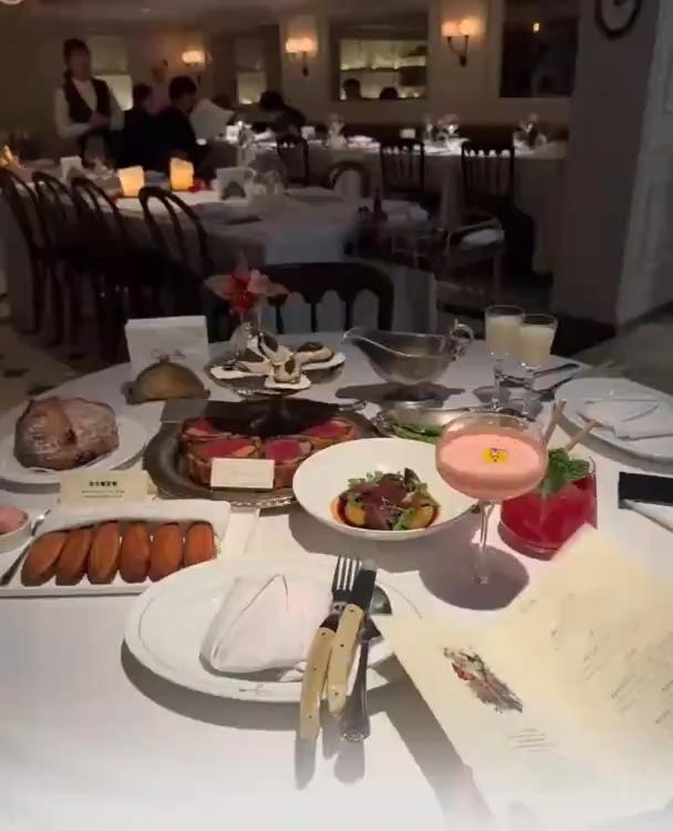 相亲点餐8000元，男方借上厕所“尿遁”失联，女方含泪买单！律师：男子或构成不当