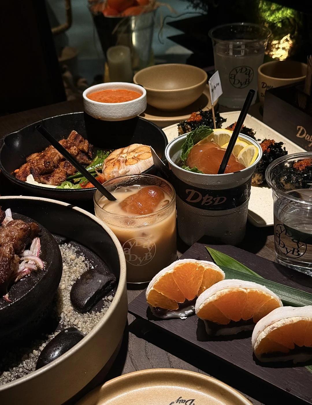 韩料🍊｜𝙳𝚊𝚢 𝙱𝚢 𝙳𝚊𝚢 （广州首店）
济州岛爷爷的形象运