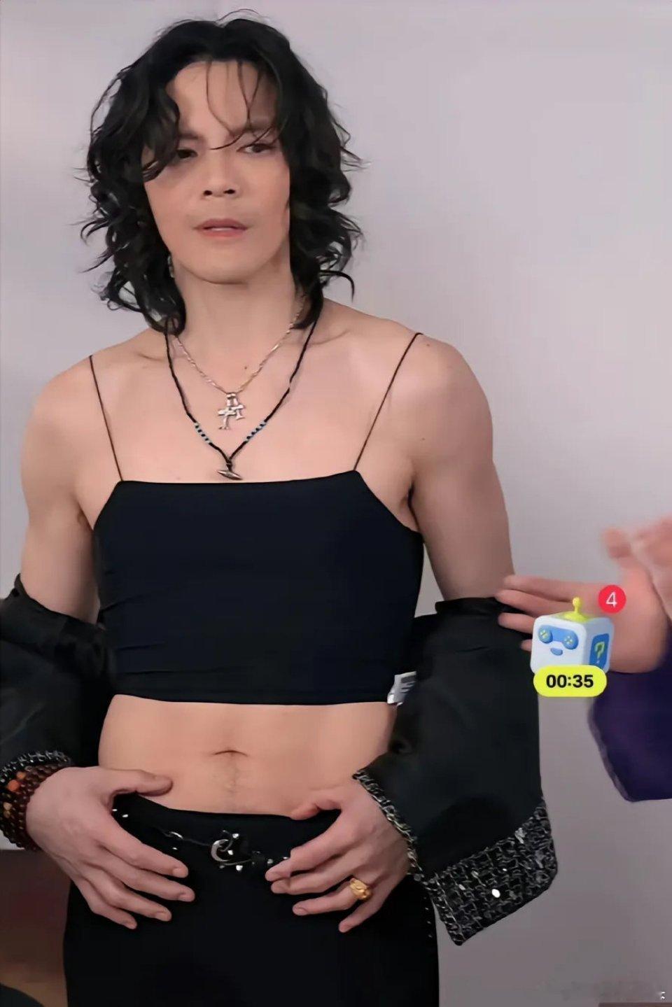 向佐说自己穿女装但拍的都是man剧向佐居然有穿女装的经历，不过他出演的剧清一色都