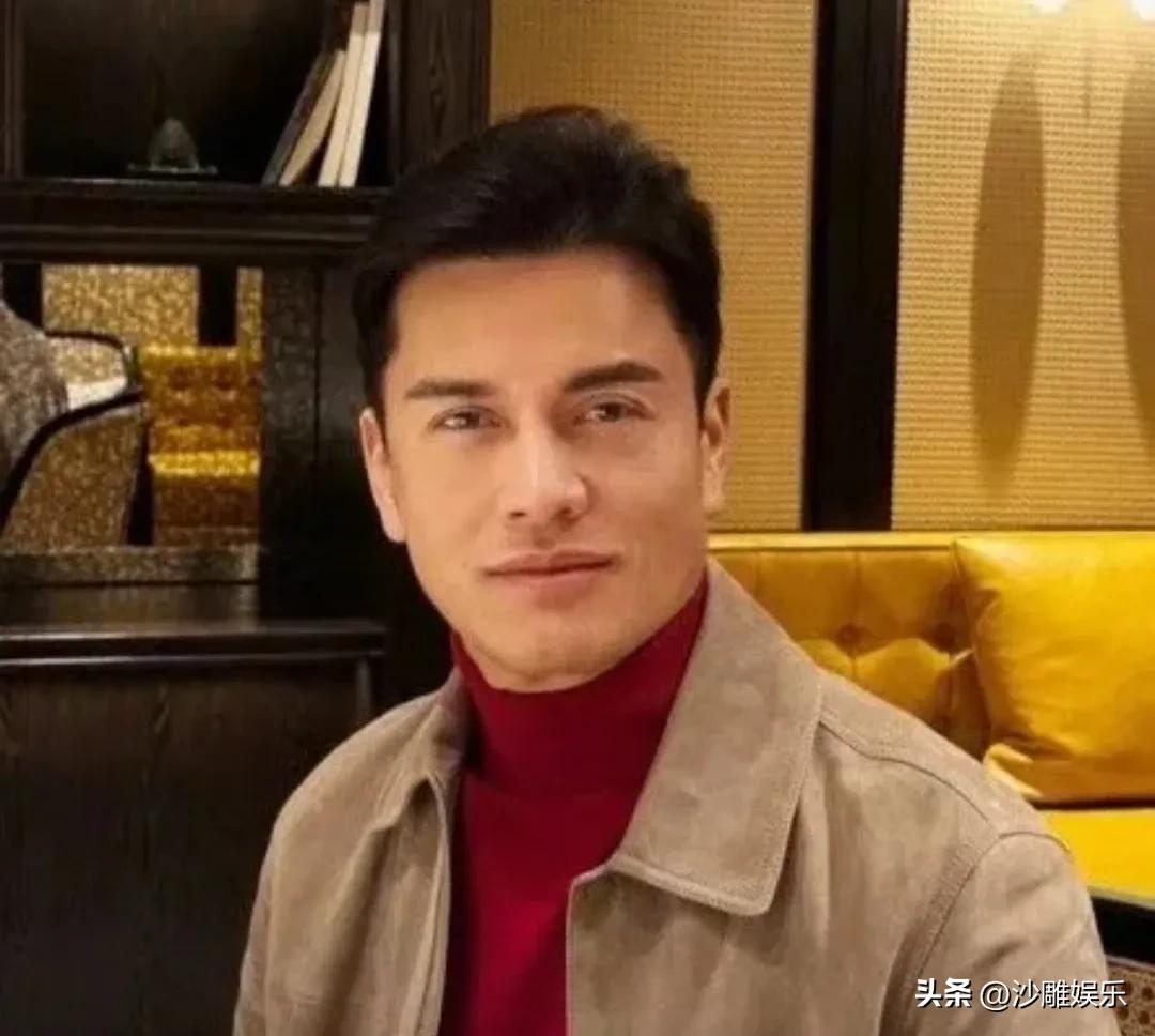 吕良伟，正式官宣！

3月12日，久未露面的吕良伟突然在社交平台高调“营业”了！