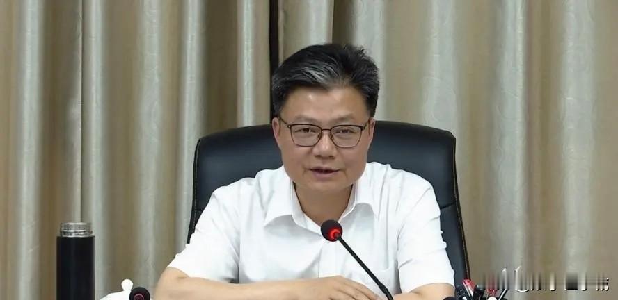 九江的王斌真“舒服”，长期在5A级风景区工作，可结局让人唏嘘！
 
2026年1