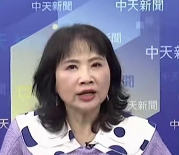 6月13日，陈凤馨在中天新闻政论节目里指出，"中国大陆利用了日本跟菲律宾的机会，