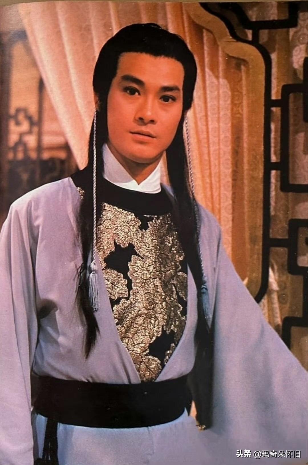 🌟秋官之后，再无楚留香
郑少秋的楚留香，是刻在几代人心里的白月光。

一袭白衣