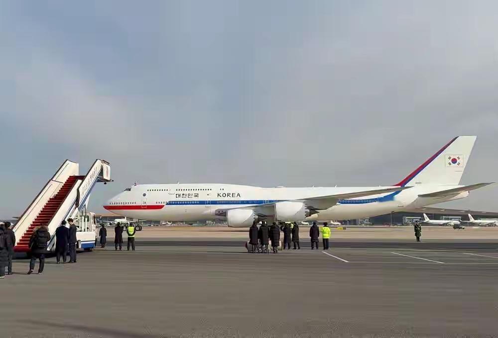 韩国200位大佬扎堆访华！三重两难戳破现实困境
 
新年首个访华外国元首来了！1