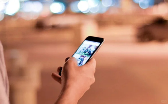 旧手机回收价暴涨五六倍 家里吃灰的旧手机突然成了香饽饽 旧手机涨价是好事，但千万