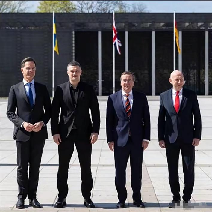 乌克兰这位90后的防长米费奥多罗夫，还真是有两把刷子！

在美国已经明确表示，不