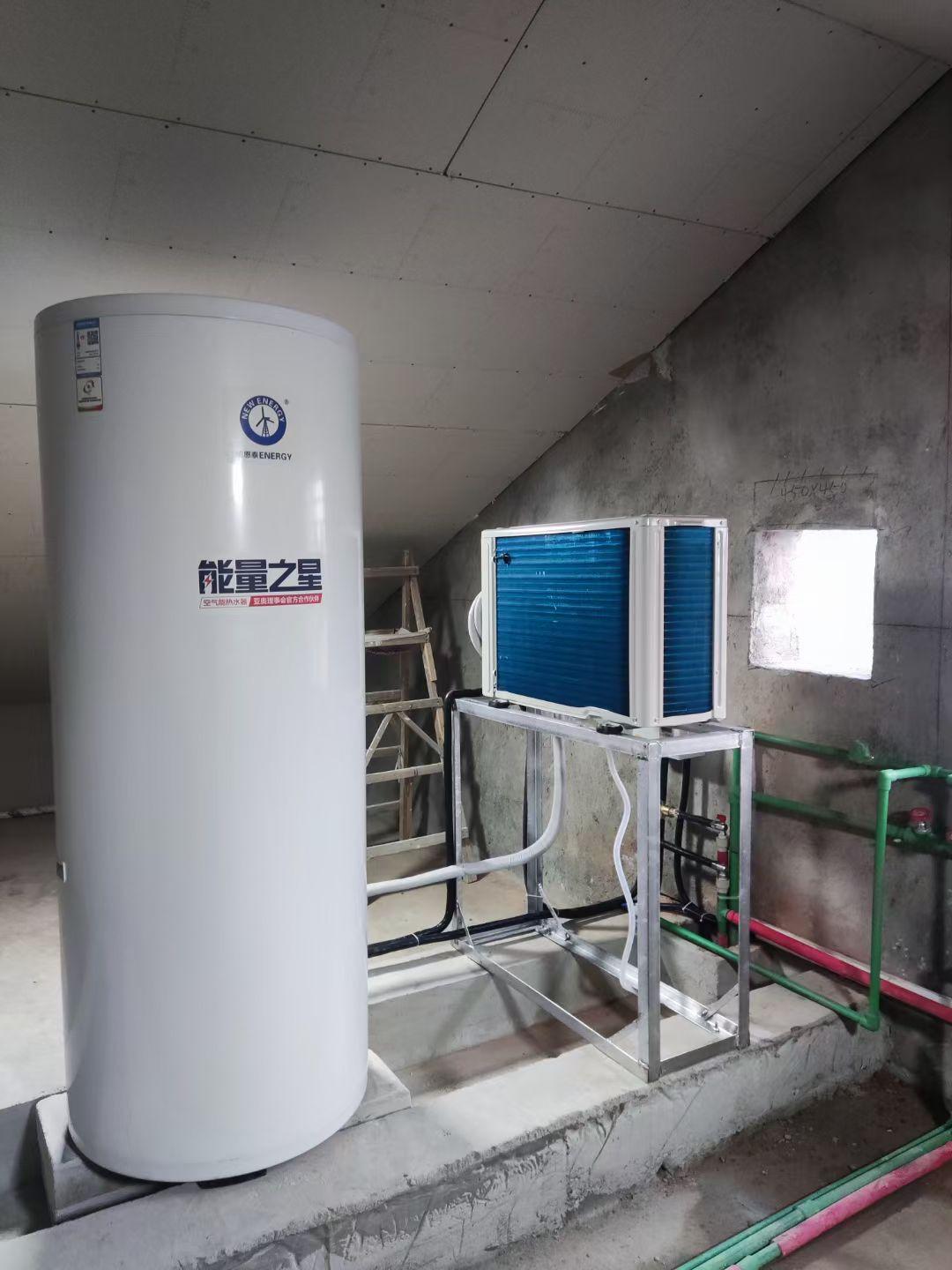 同样是烧热水，为什么说空气能热水器比燃气热水器更划算？
 
家里装热水器，你一般