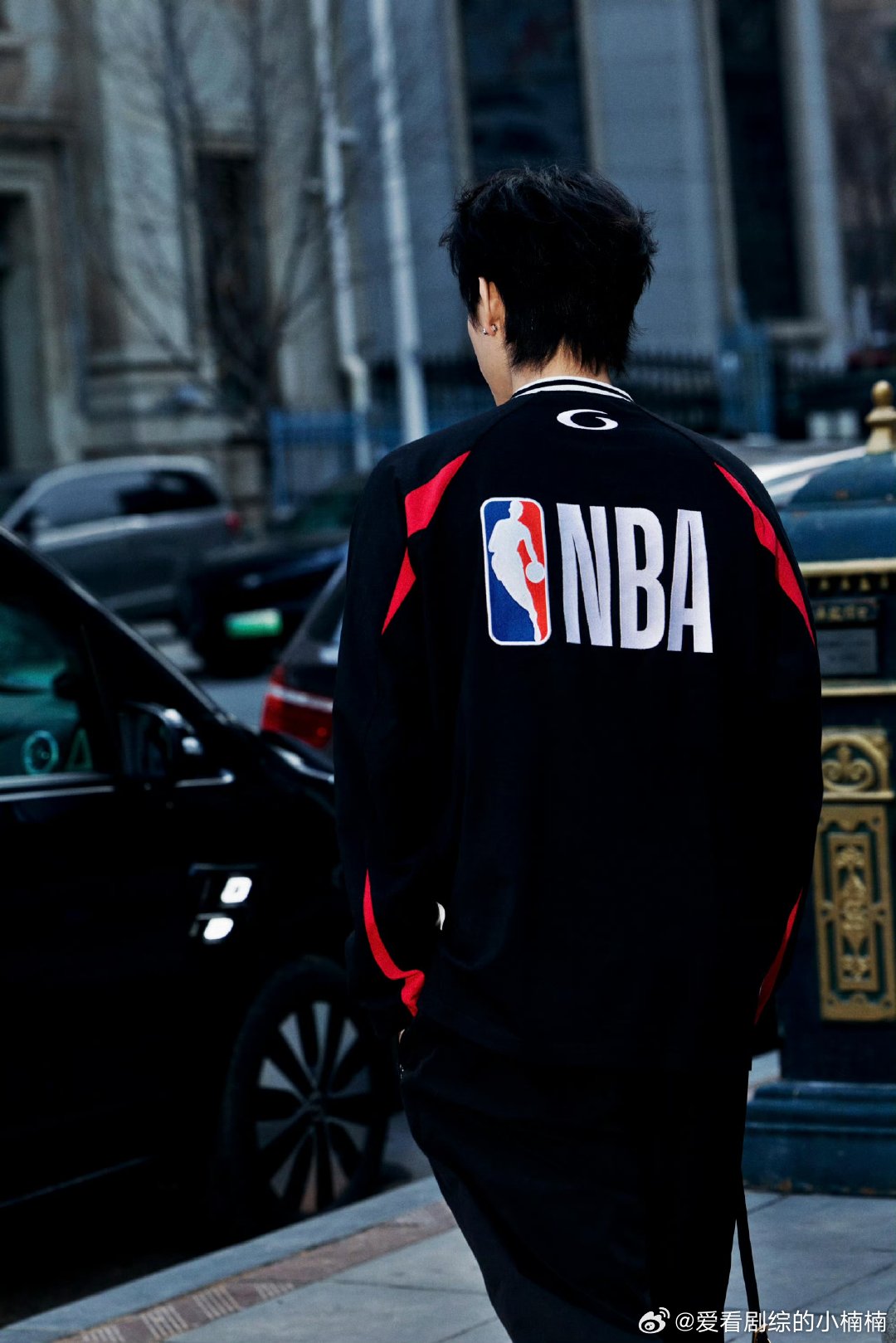 陈飞宇巴黎时装周出发照陈飞宇帅气美高出发图  陈飞宇巴黎时装周出发照来了，帅气美