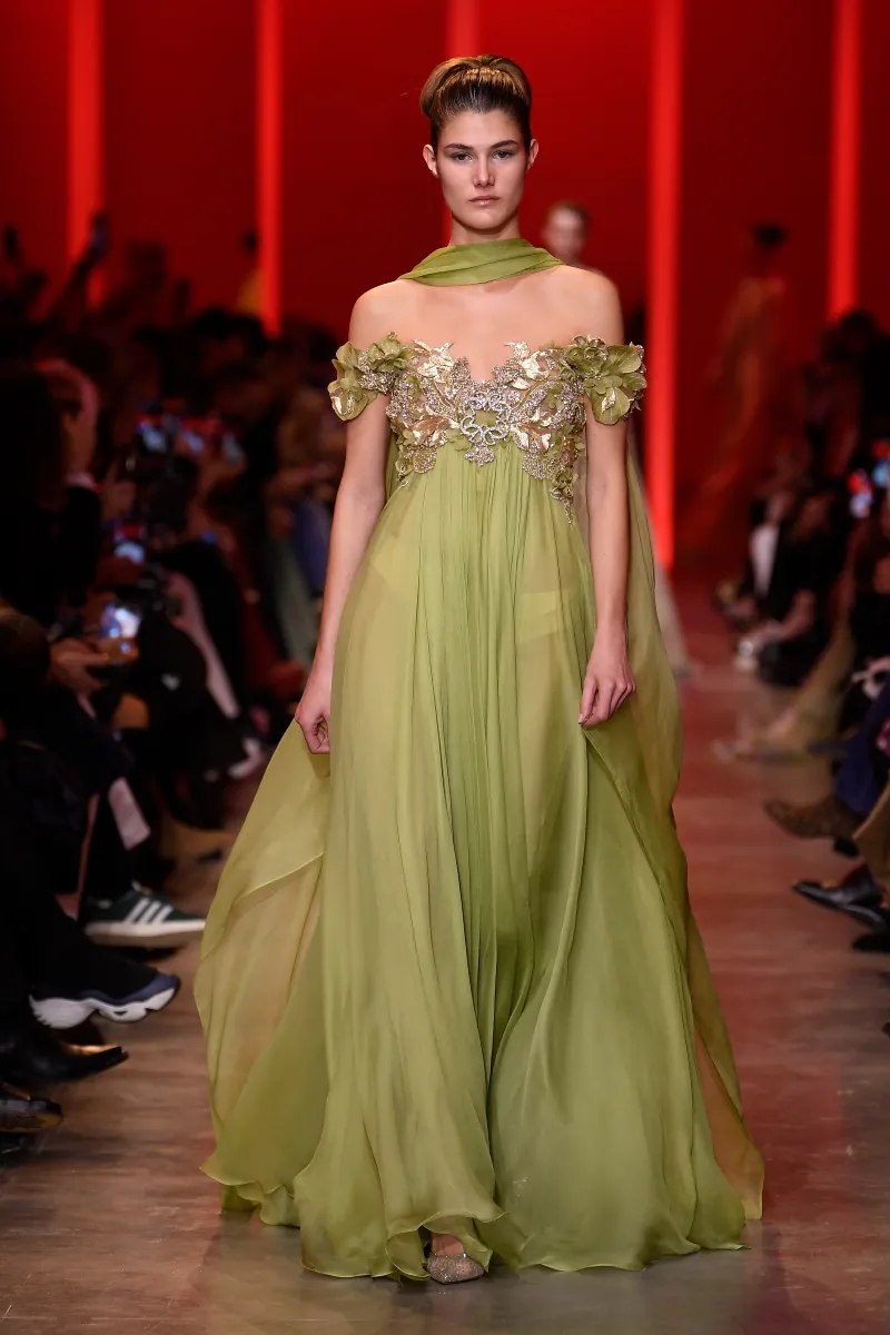 Elie Saab 2024春夏高定，各大牌春夏新高定全球首穿都没了，内娱想吹看