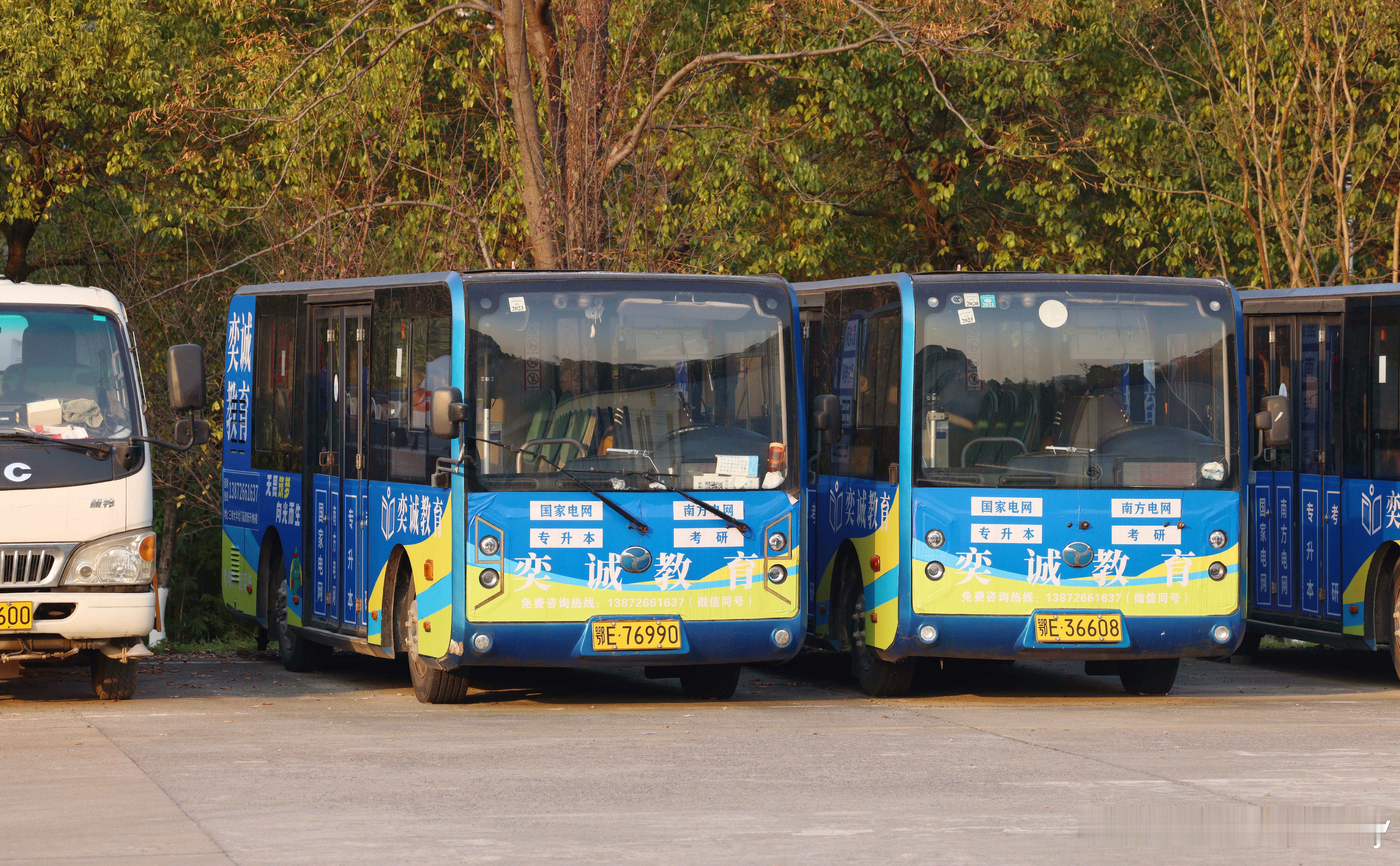 扬子江的阴间活儿之观光电瓶车爆改公交车 