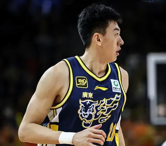 王少杰刚刚结束两年广东宏远男篮租借期，现在又将奔赴江苏肯帝亚了吗？

近日，有消