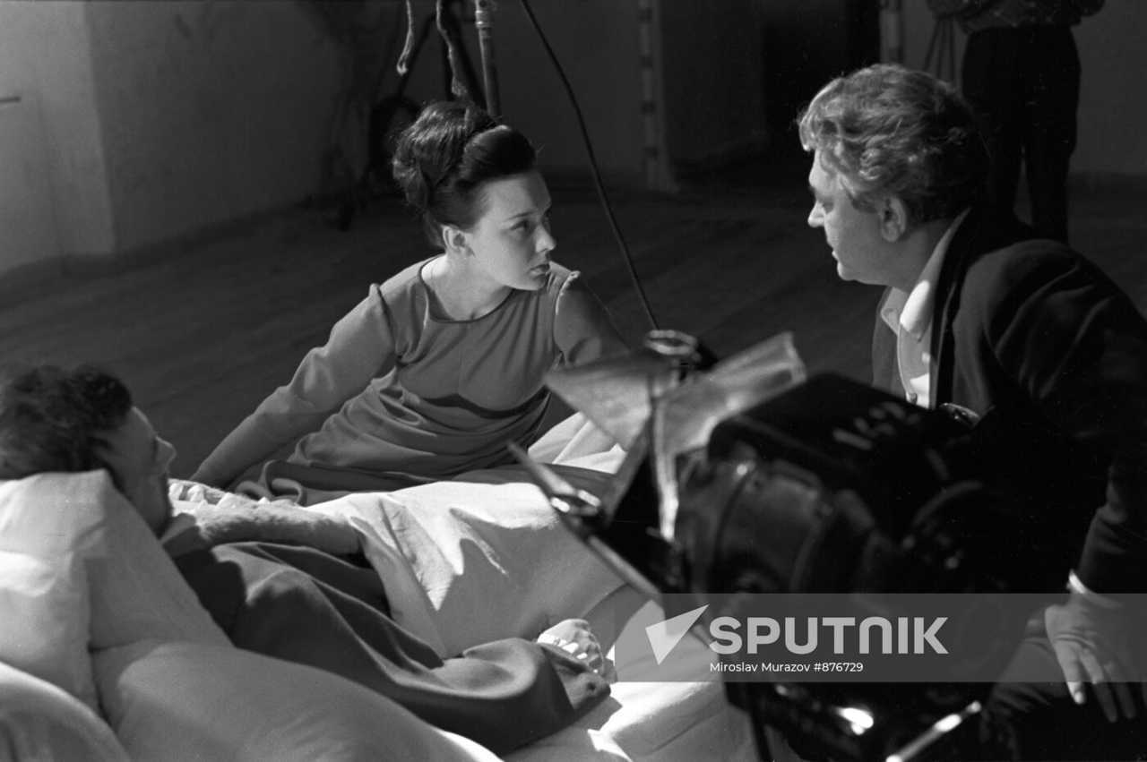 【来自投稿】1966年苏联版《战争与和平》幕后。饰演娜塔莎的Lyudmila  